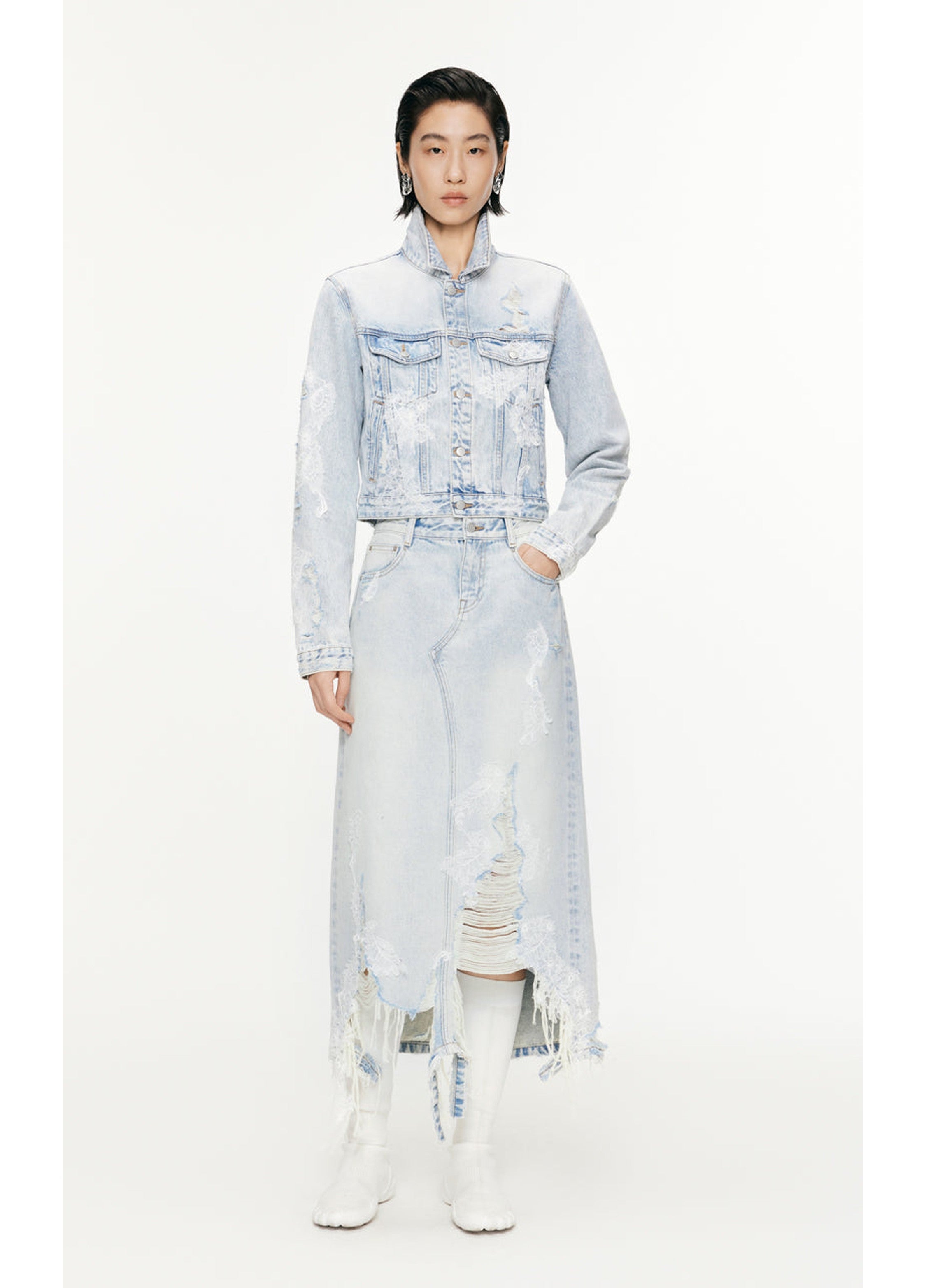 Giacca in denim con patchwork di pizzo