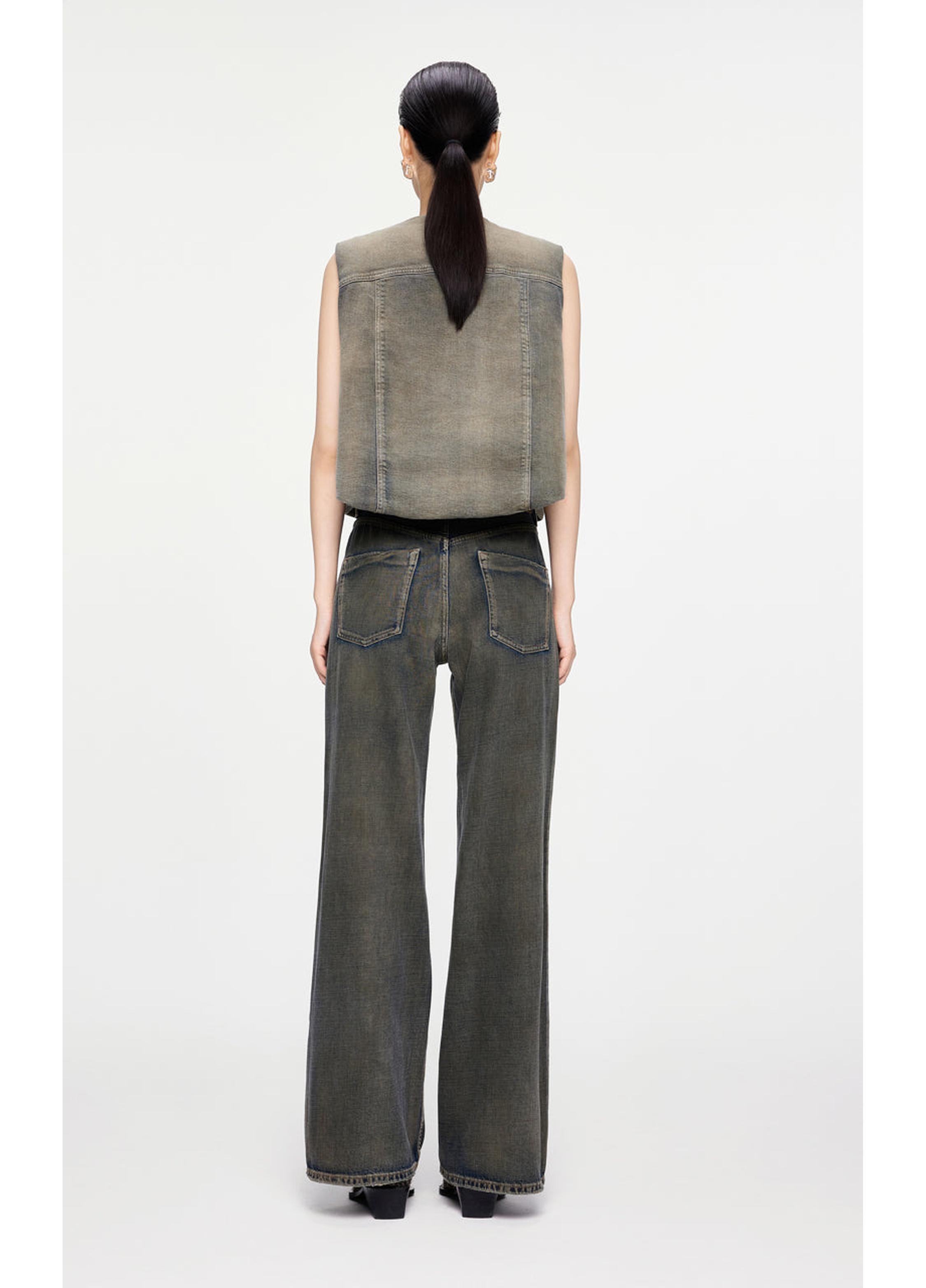 Gilet in piuma a forma di O